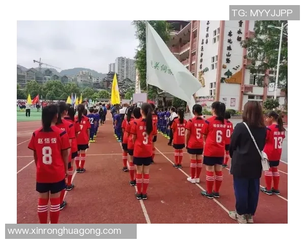 足球舞校园青春旋律在绿茵场上舞动梦想与激情的交响曲